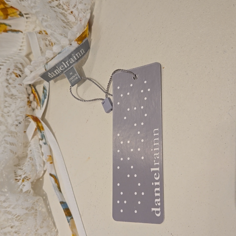 Daniel Raain White Yellow Flower Womens Top Cap Sleeve - Picture 5 of 5